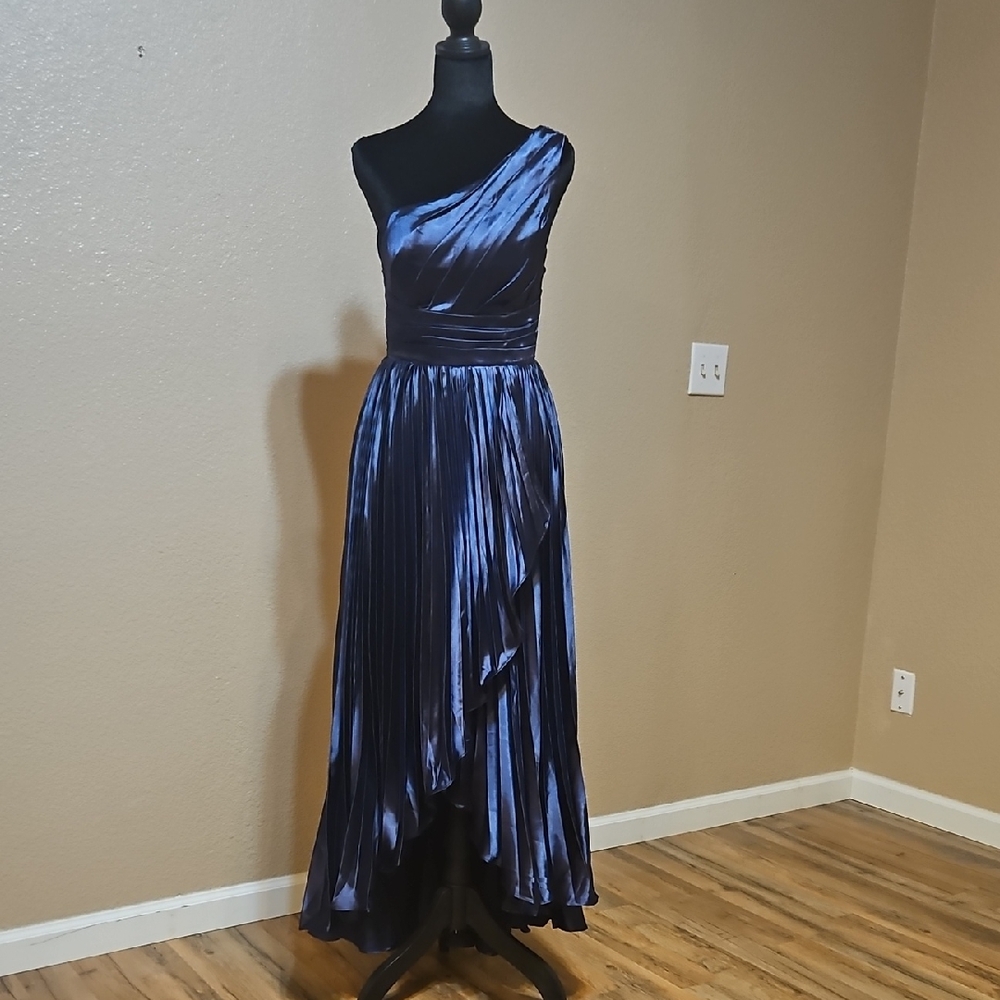 Elegant One-Shoulder Blue Dress